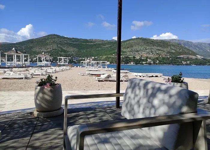 Malena 2+2 アパート